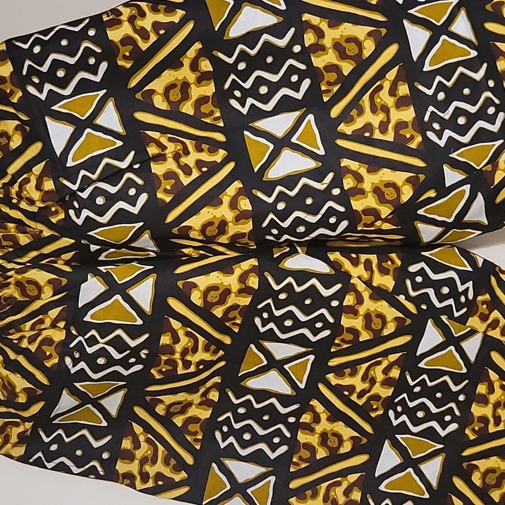 Patterned Pants, With A Cap - Picture 3 of 4